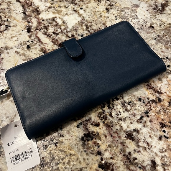 Coach Wallet NWT 58586 - Picture 4 of 6